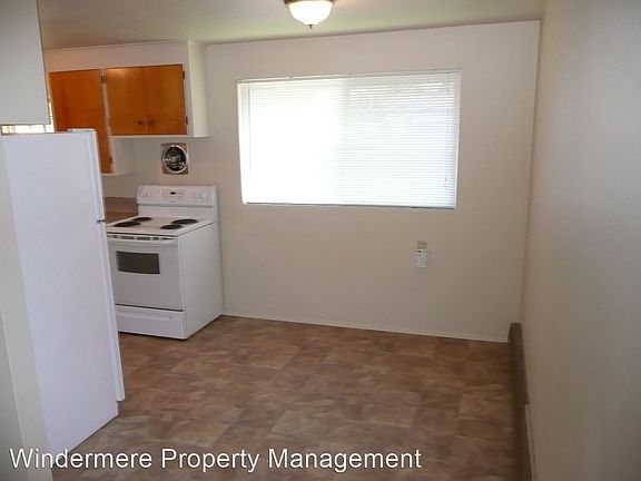 5th image of 1807 Grove St APT B