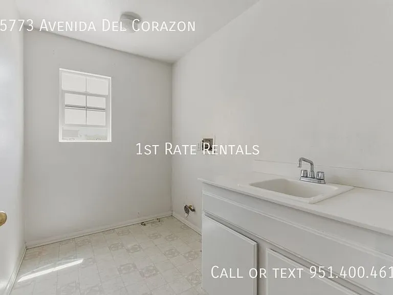 15773 Avenida Del Corazon — Photo 12