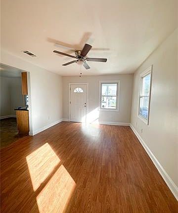 3rd image of 5776 Warrington Dr