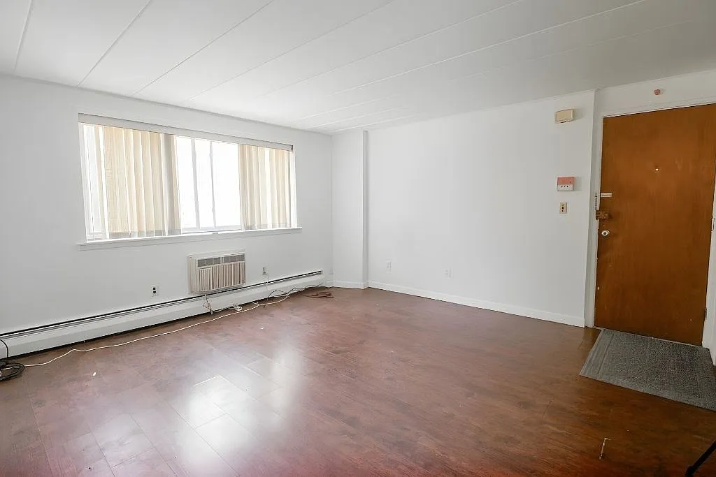 2 bed, 785 sqft, $2,450 — Photo 2