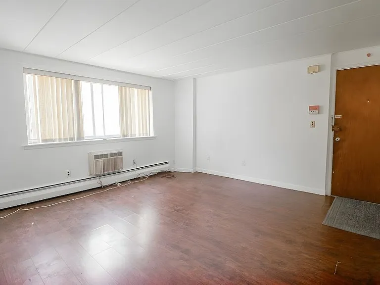 24 Nelson Dr #2D — Photo 2