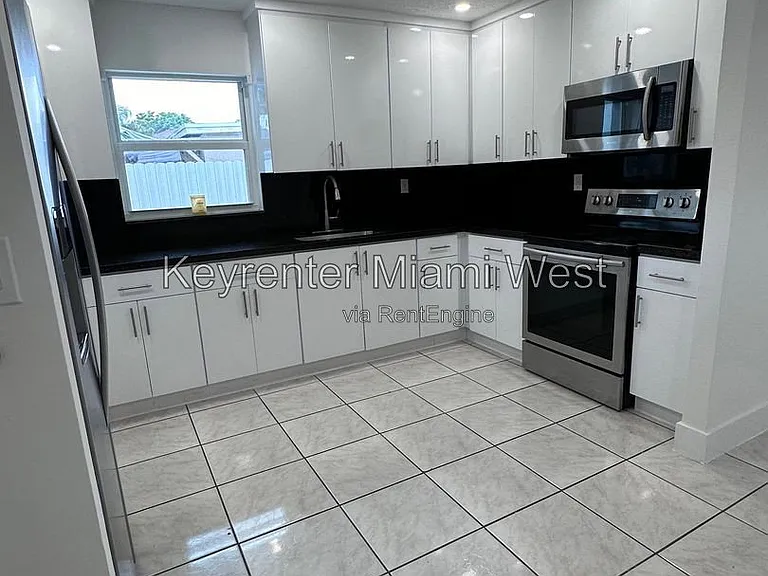 1864 NW 27th St #1 — Photo 1