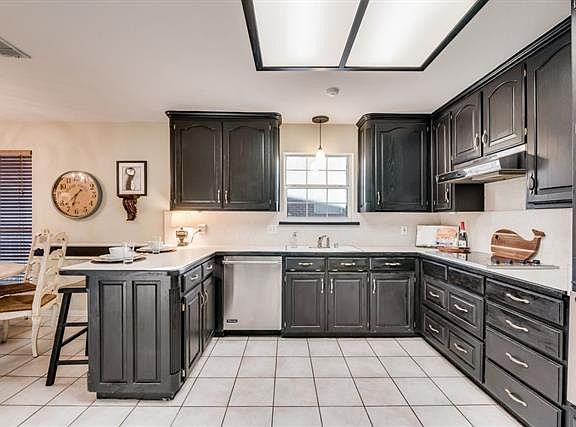 4th image of 808 Twin Creek Dr