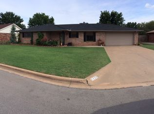 1320 E Quail Ave, Weatherford, OK 73096