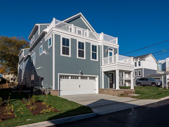 virginia-beach-virginia-402647318 picture