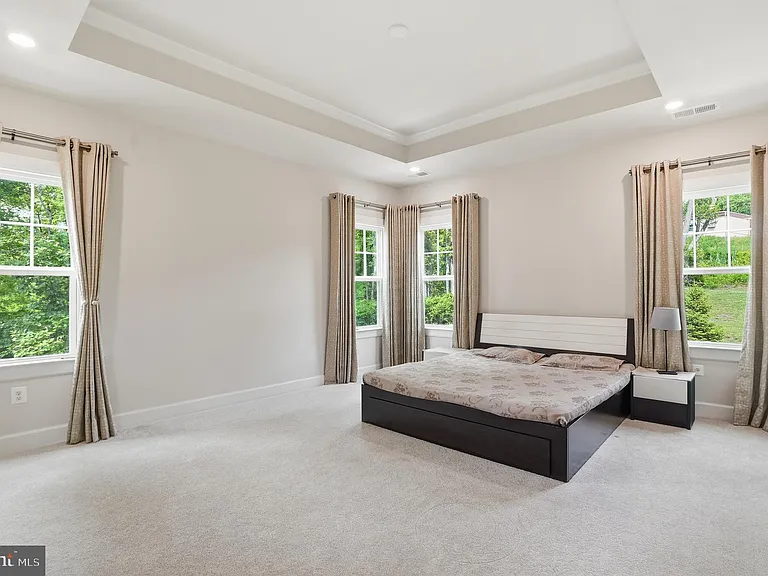 411 W Ponds Edge Dr — Photo 24