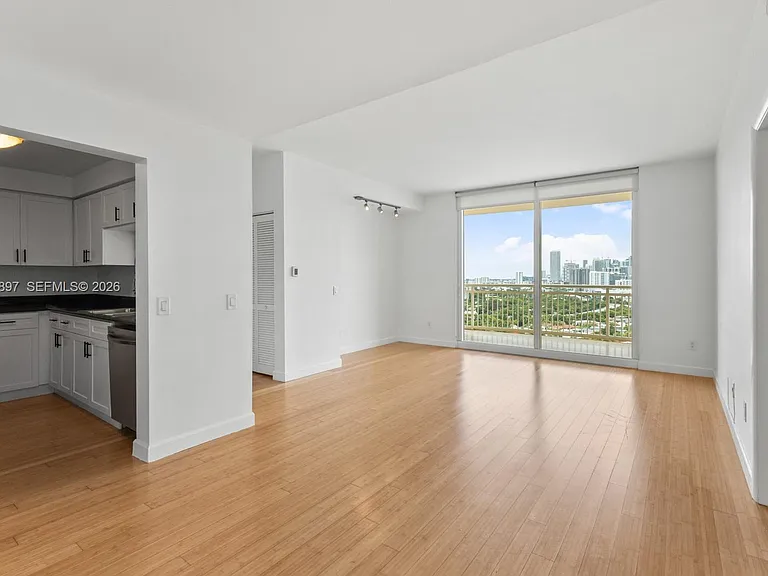 2475 Brickell Ave #2104 — Photo 7