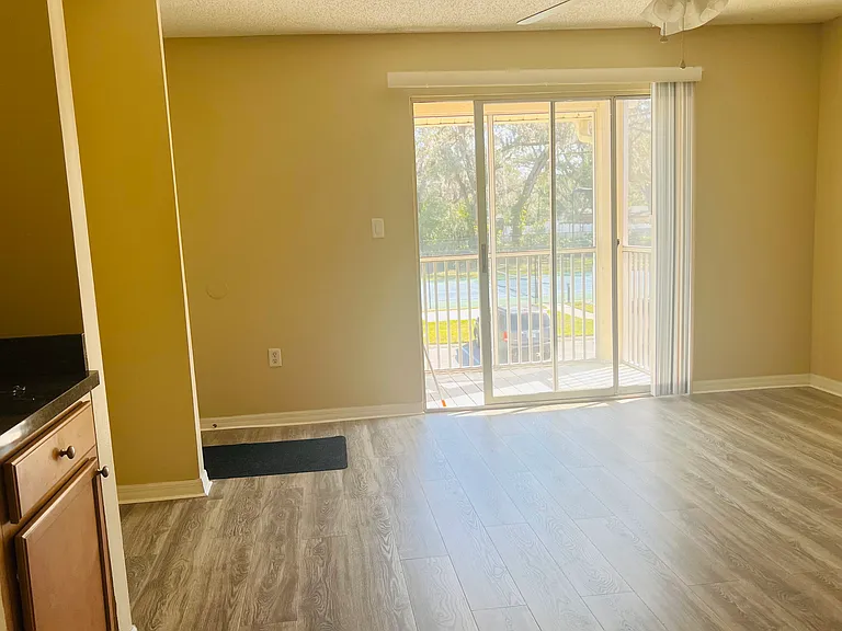 314 Lake Parsons Grn #201 — Photo 11
