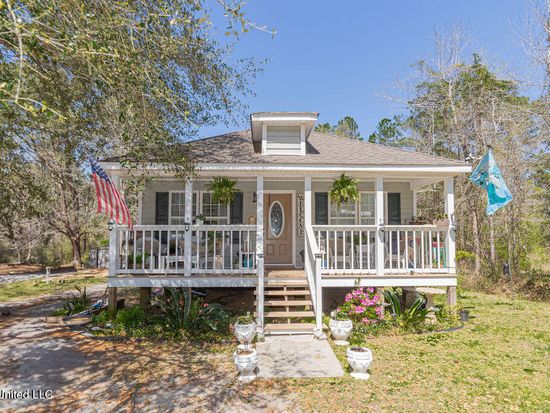 10755 Lilinoe Way, Diamondhead, MS 39525
