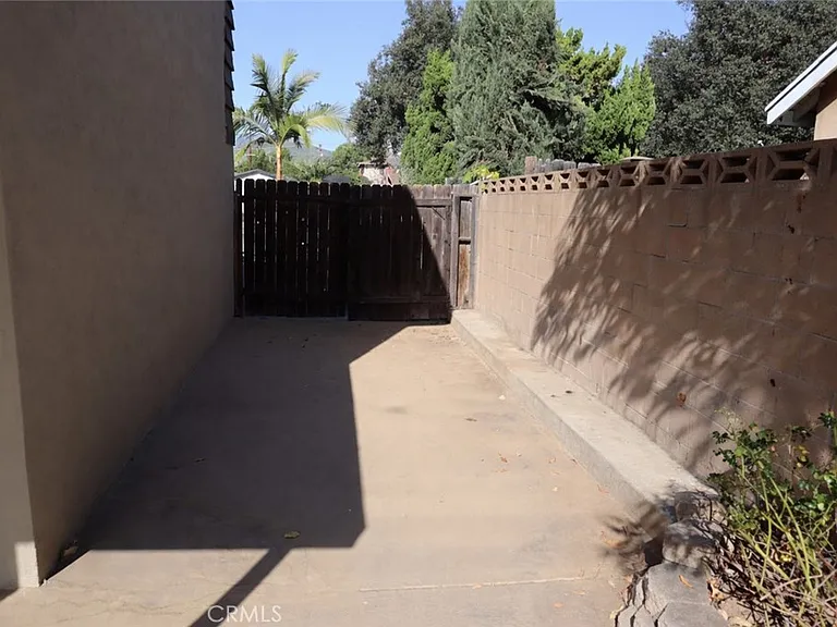 906 Majella Ave — Photo 28