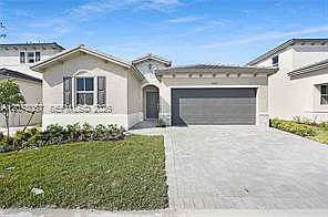 4 bed, 3.0 bath, $4,300 — Photo 2