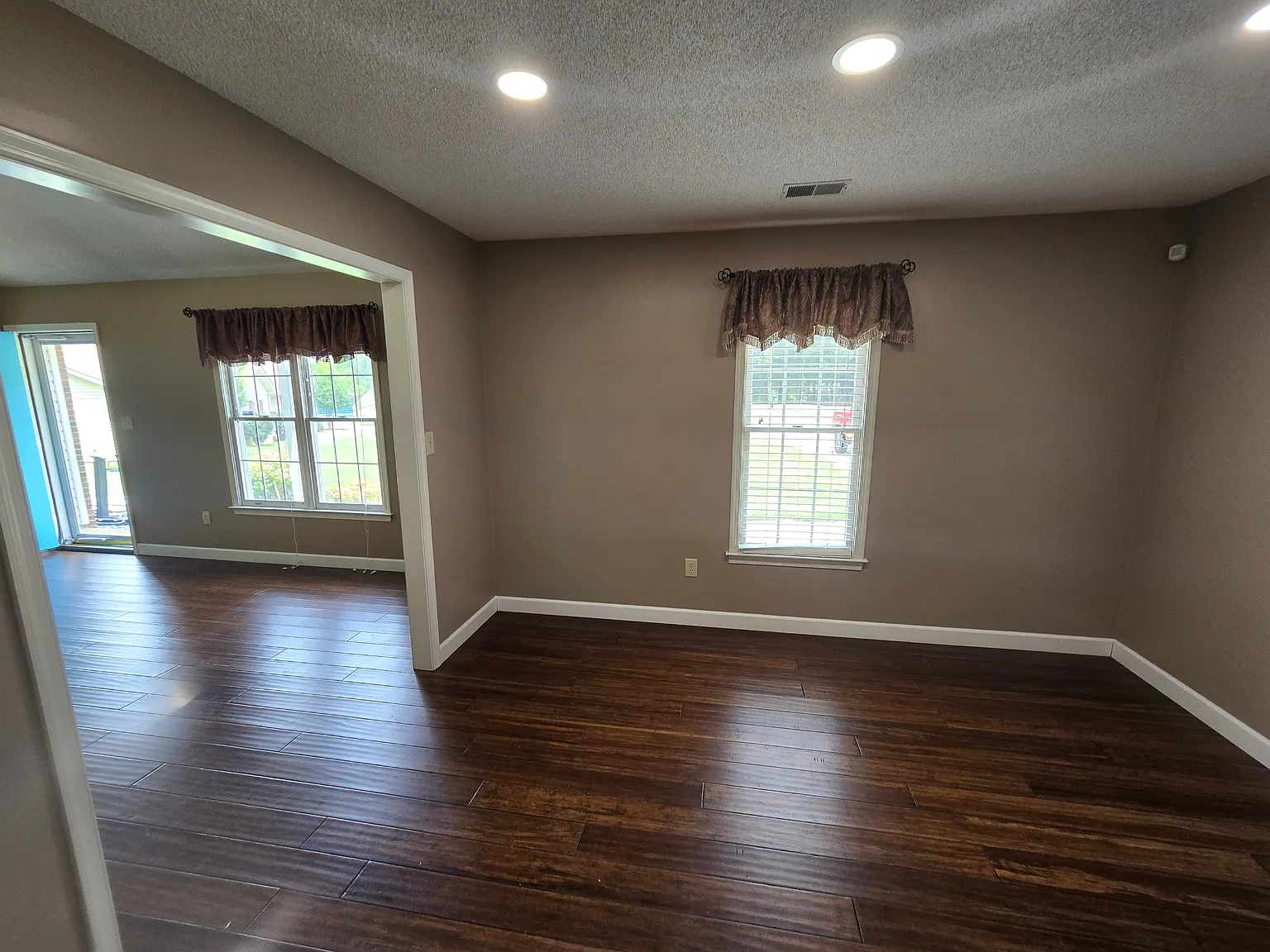 103 Thames Court - 1 — Photo 3
