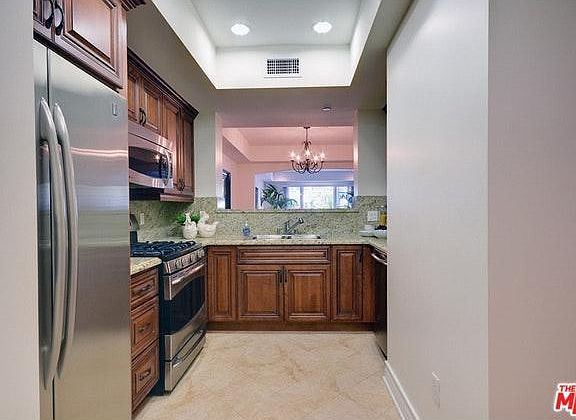 4th image of 1530 S Centinela Ave Ph 1