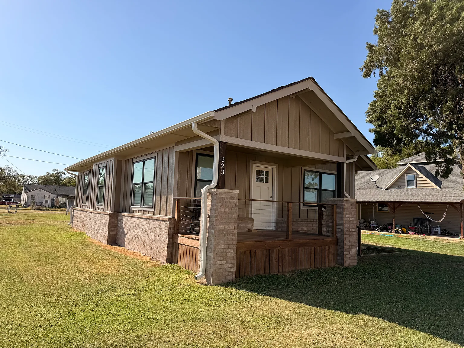 2 bed, 1300 sqft, $1,800 — Photo 1