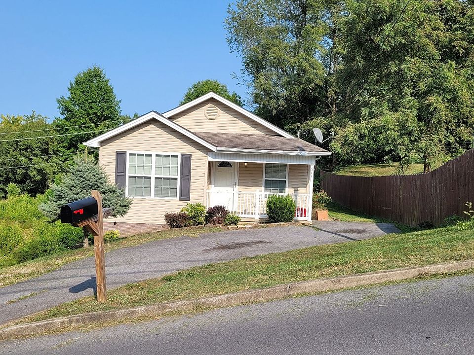 1st image of 711 Lovelace St