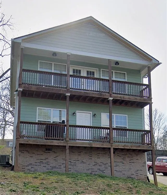 3 bed, 3.5 bath, 1728 sqft, $1,950 — Photo 1