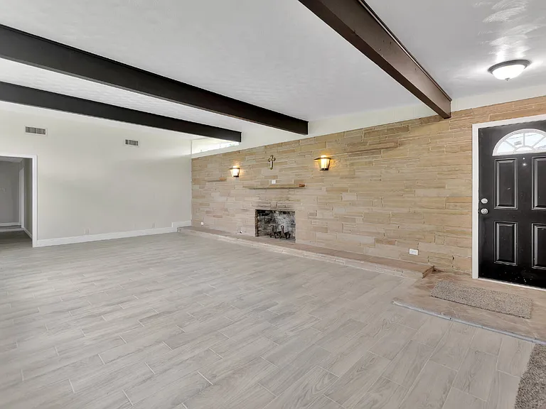 9010 Freeland St — Photo 5