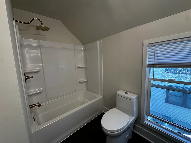 819 W 28th St #2 — Photo 6