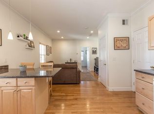 11 Columbia Rd APT 4, Wakefield, MA 01880