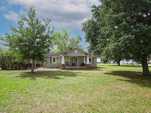 3rd image of 665 Lake Mills Rd