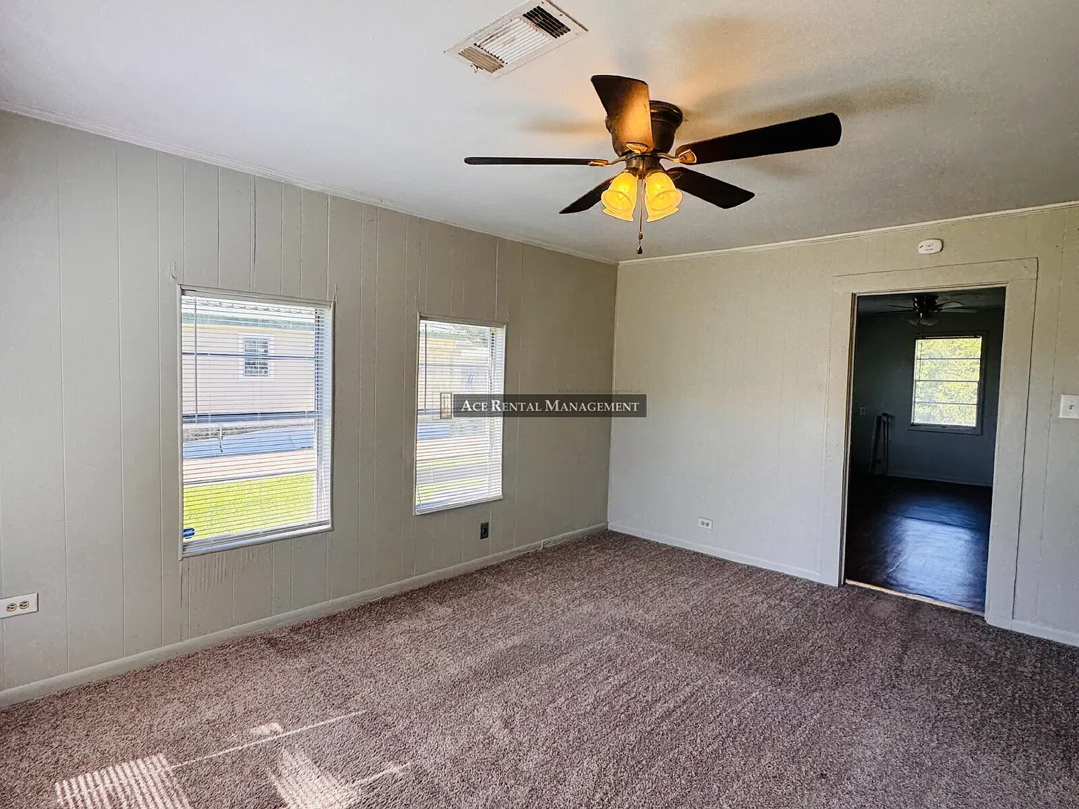 Two-Bedroom Single-Family Home Nestled Away in Nederland, TX! — Photo 2
