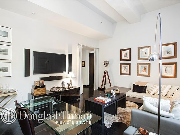 5th image of 18-20 Pine St #619
