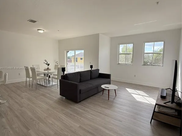 210 NW 109th Ave APT 211, Miami, FL 33172