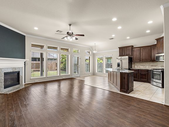5th image of 2910 Naples Park Ln