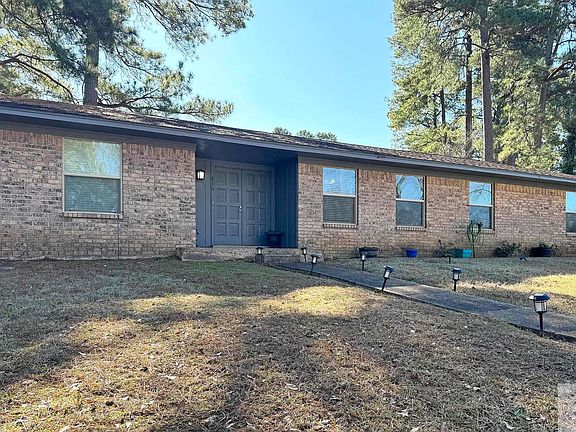 2nd image of 816 Elaine Dr
