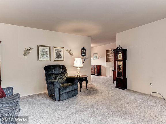 4th image of 207 Hardy Pl