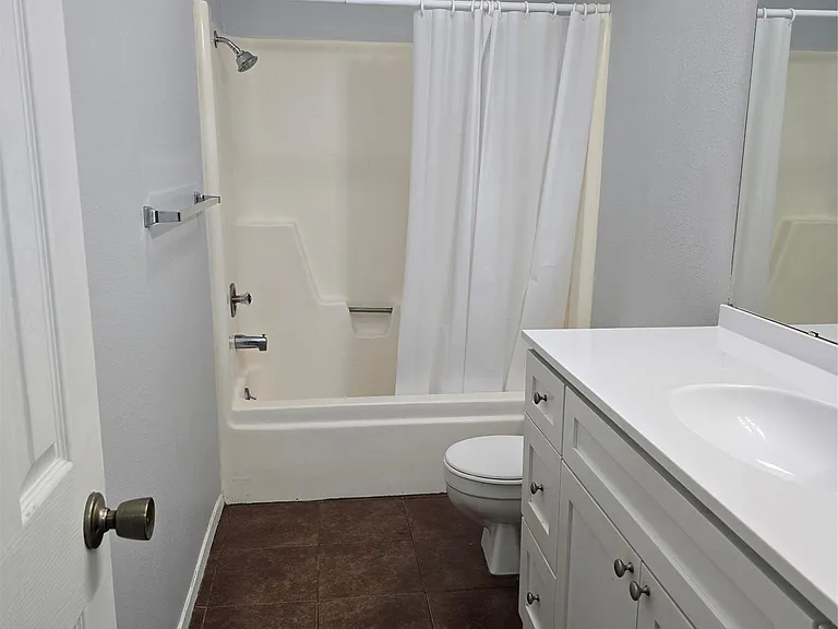 1106 Fauntleroy Trl #B — Photo 18