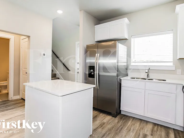315 Niki Dr — Photo 5