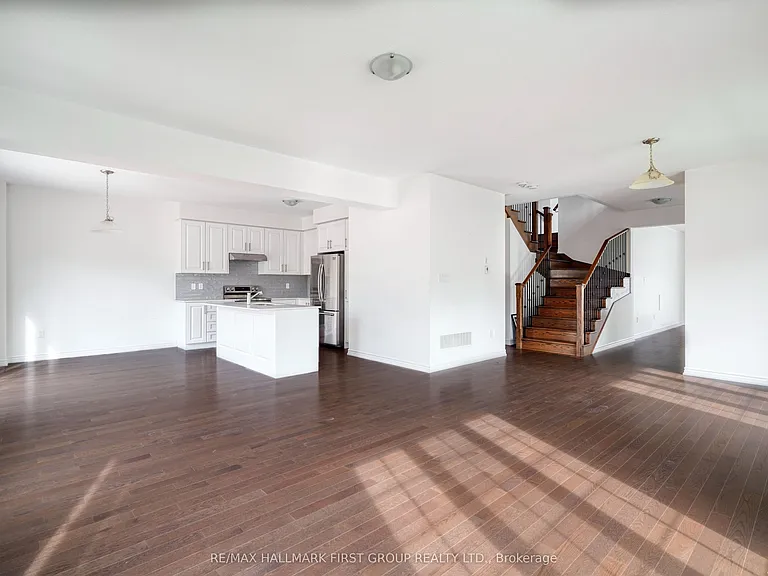 86 Maskell Cres — Photo 7