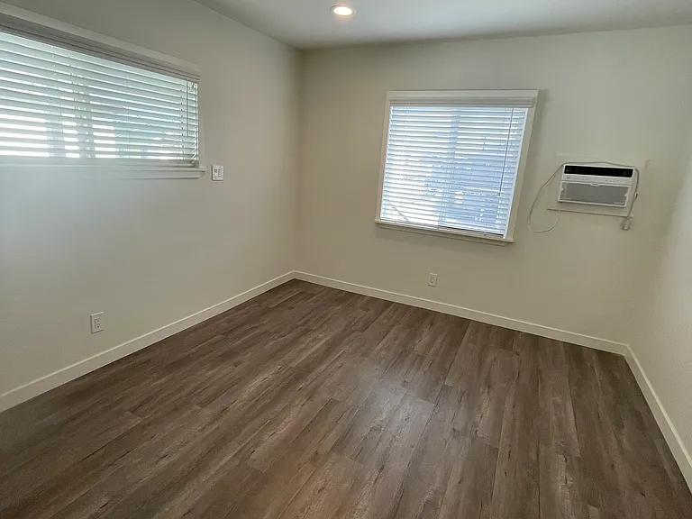 1150 S Mariposa Ave #3 — Photo 7