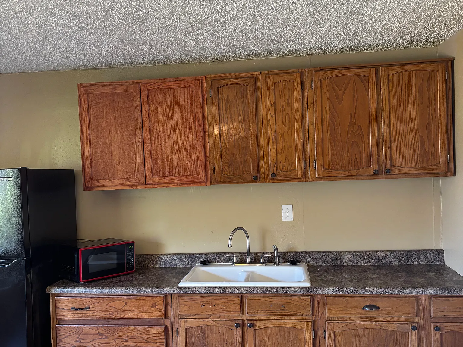 2 bed, 1050 sqft, $1,200 — Photo 3