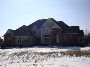 853 Pine Meadow Ct, Summit, WI 53066