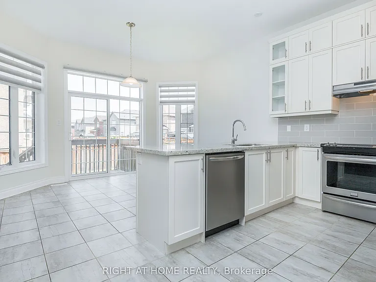 8 Monarch Dr — Photo 14