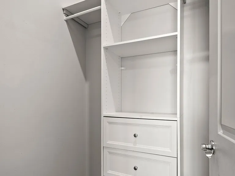 State Street Flats Apartments Closet