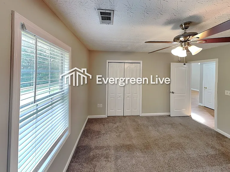 105 Hugh Dr — Photo 14