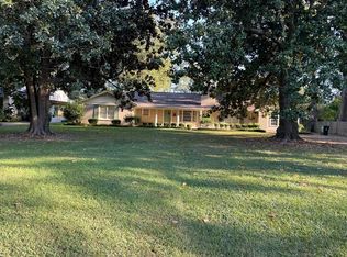 400 W Jefferson Ave, Greenwood, MS 38930