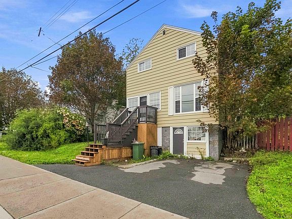 3rd image of 55 Coronation Ave