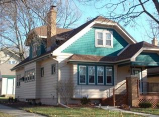 2376 N 62nd St, Wauwatosa, WI 53213