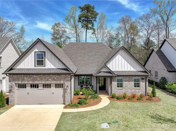 2770 Mill Lakes Rdg, Opelika, AL 36801
