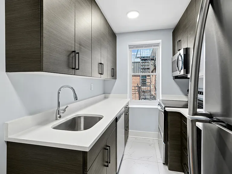 20-49 Seagirt Blvd #6C — Photo 2
