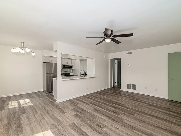 Meadow Brook Terrace — Photo 15