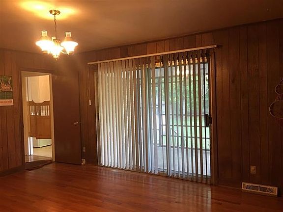 5th image of 228 Saint Matthews Ln