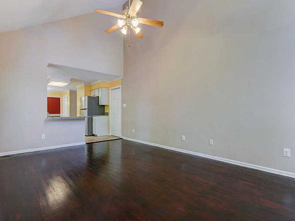 4th image of 7023 Lake Bluff Ct