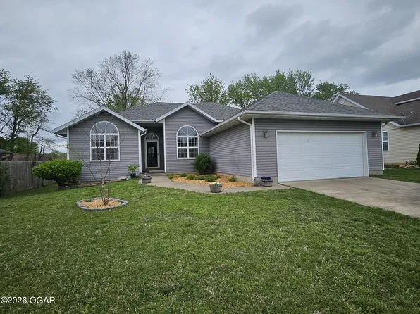 102 Kingsley Dr, Monett, MO 65708