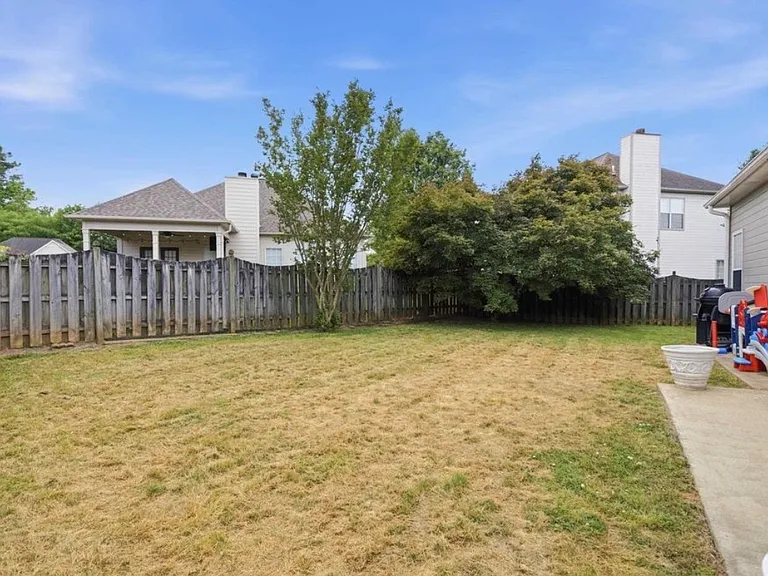 2300 Amberley Woods Trce — Photo 39