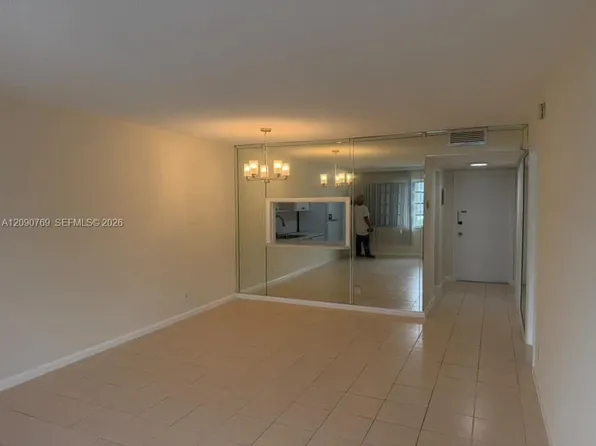 330 SE 2nd St APT 202E, Hallandale Beach, FL 33009